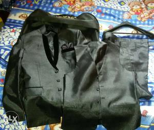 Wedding suit with complete set..only used