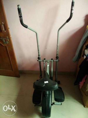Black And Gray Elliptical Trainer\
