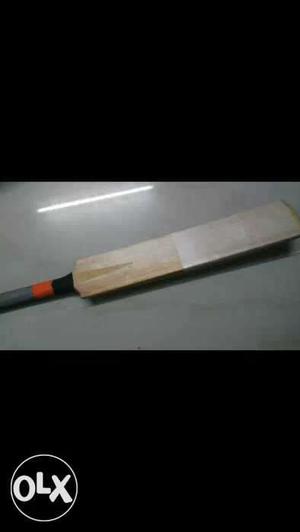English Willow A-Grade cricket bat with light