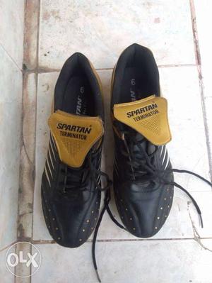 Football boot in a perfect condition. Size-9.
