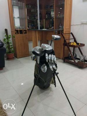 Full Golf Kit, hardly used. Excellent condition.