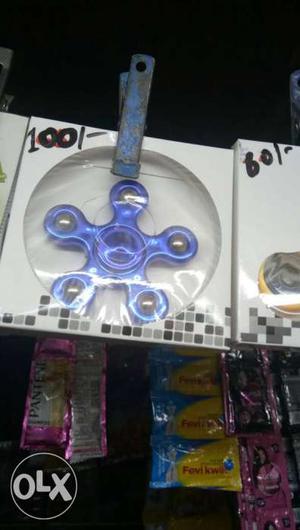 Hii! I want to sell my blue five Blade fidget