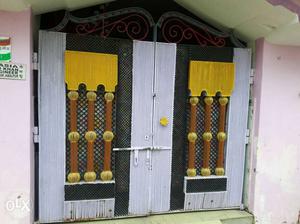 I want sell my house front gate urgently if any