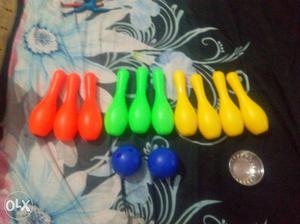 Plastic Bowling Pins And Ball Set