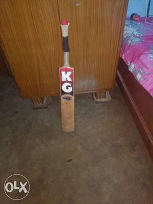 This is real English Willow kg bat with awesome