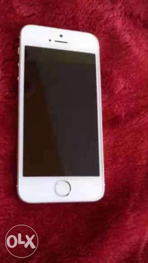 Excellent condition IPhone 5s not a single scratch on phone