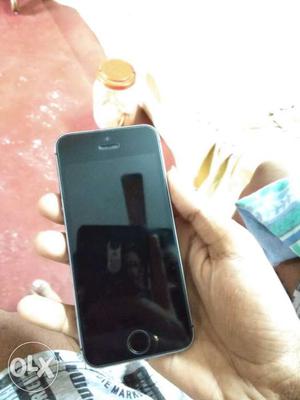 IPhone 5s in good condition 5 months old with all