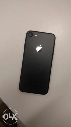 Iphone 7 32 gb in a perfect condition with no scratches