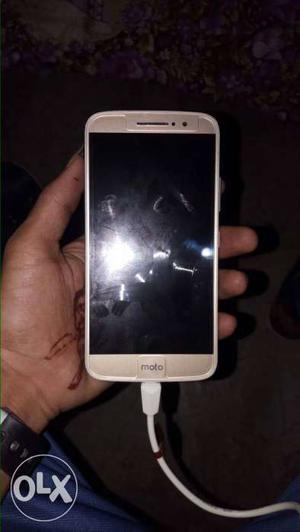 Moto M 64gb 4gb Ram Only Charger