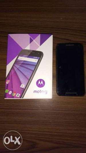 Moto g3 with box bill charger and back covers out