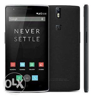 One plus one mobile black mat in color No scratch