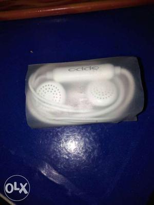 Oppo original packed headphones