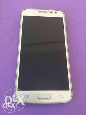 Samsung galaxy j2 pro gold with earphone,