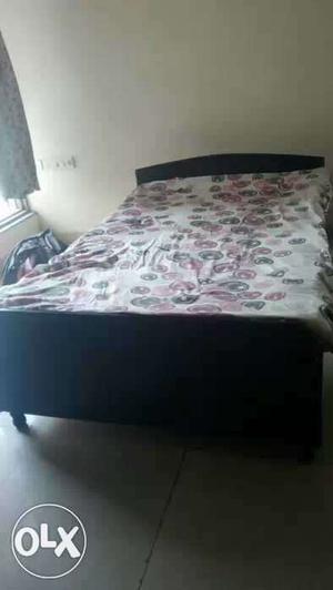 Single bed with box and matrixes