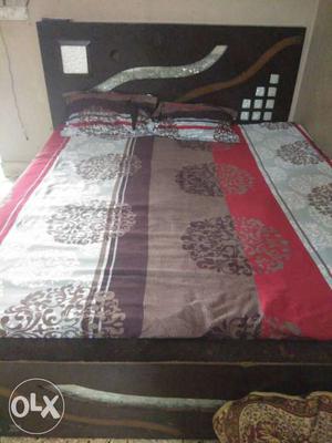 White Red Brown And Gray Bed Sheet Set