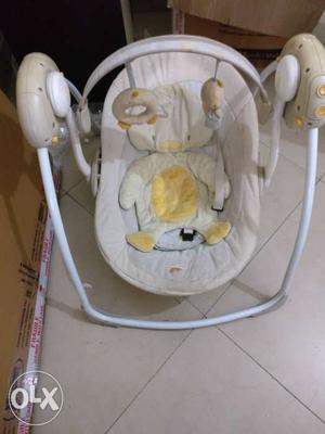 Battery operated baby rocker with music. operates
