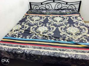 Bed and Almirah for sale