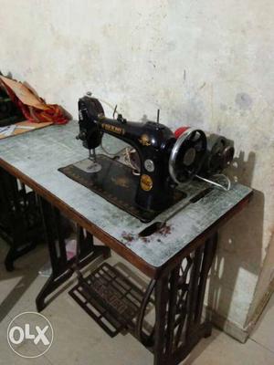 Black Singer Sewing Machine