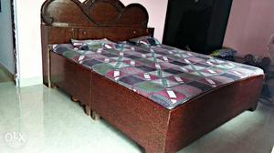 Double bed 2 saal purana hai good condition