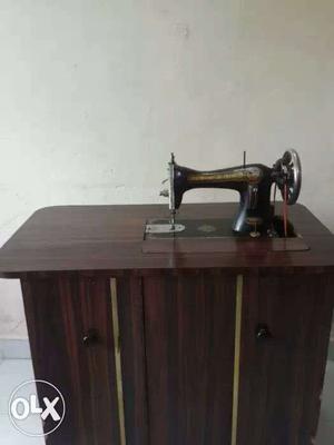 Half shuttle sewing machine for sale