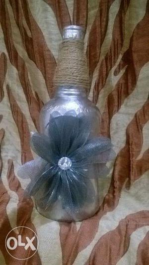 Hand made showpiece Silver colour with jute