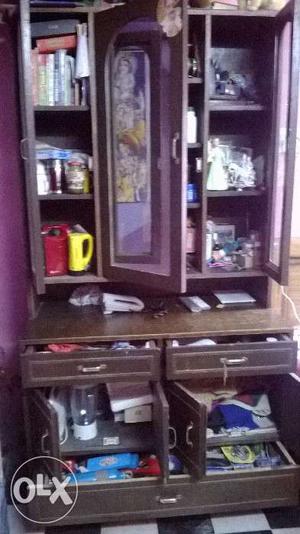 I want to sell wooden dressing table with mirror