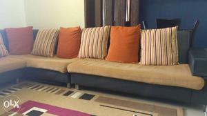 Left-cornered lounger sofa set for immediate sale.