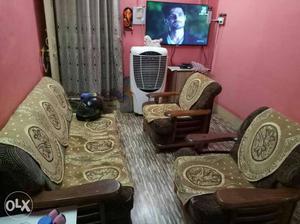 Maharaja sofa in good condition mob no