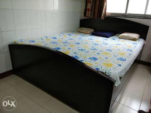 Selling my king size bed along with mattress.