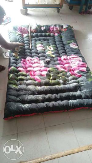 Shakira bed center manufacturing a floor bed at