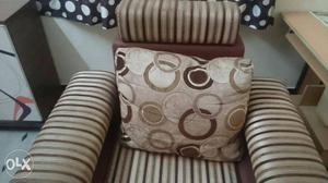 Single seated sofa with cushion excellent