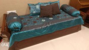 Solid rubber wood expandable Divan with mattress