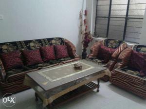 Wooden Sofa Set in Very good condition