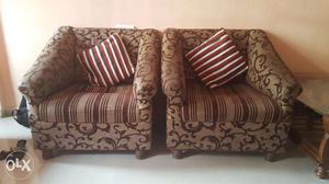 3+2 Sofa. Good condition. Fabric just changed 3