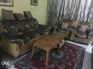 5 seaters sofa set in brand new condition.