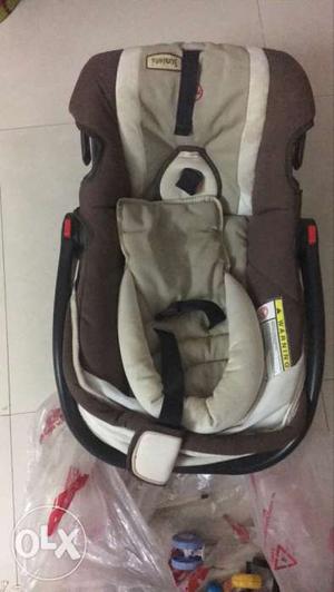 Baby's Gray And Black Car Seat