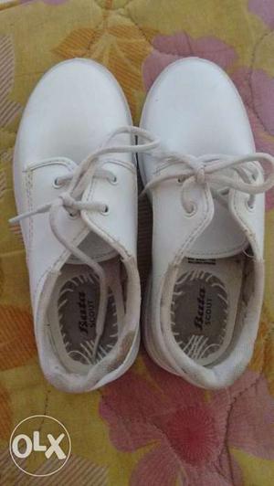Bata white canvas shoes..used only once..size 11