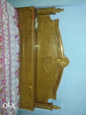 Double bed with dressing table made of salgon