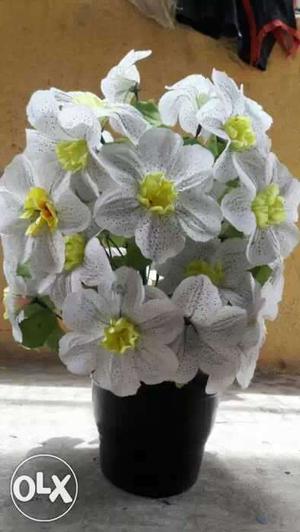 Flower pot white