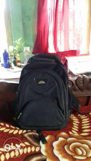 I am Sonam, Want to sell my laptop bag.. (2