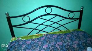 Iron Bed and Mattress with pillows - 1 year old - 4*6