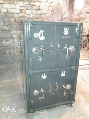 Manufacturers all type furniture and repairing &