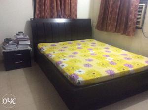 Queen size bed made of Engineered Wood in good