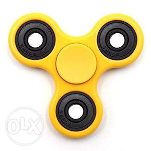 Sealed pack hand spinner in three different colour