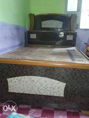 Single bed in top condition sell in rs...