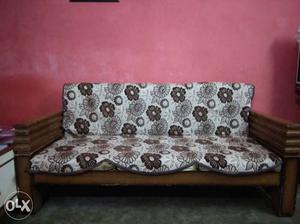 Urgent sale 3+2 seter sofa full sagwan wood