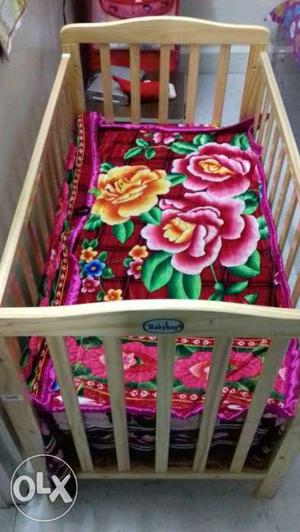 A new baby cot only 4 mnths old. want to sell