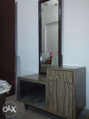 Dressing table