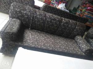 Five PCs sofa set. rs per pcs
