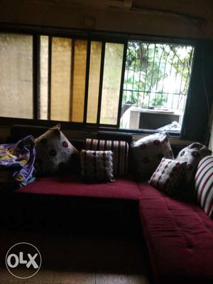L shaped sofa set in good condition